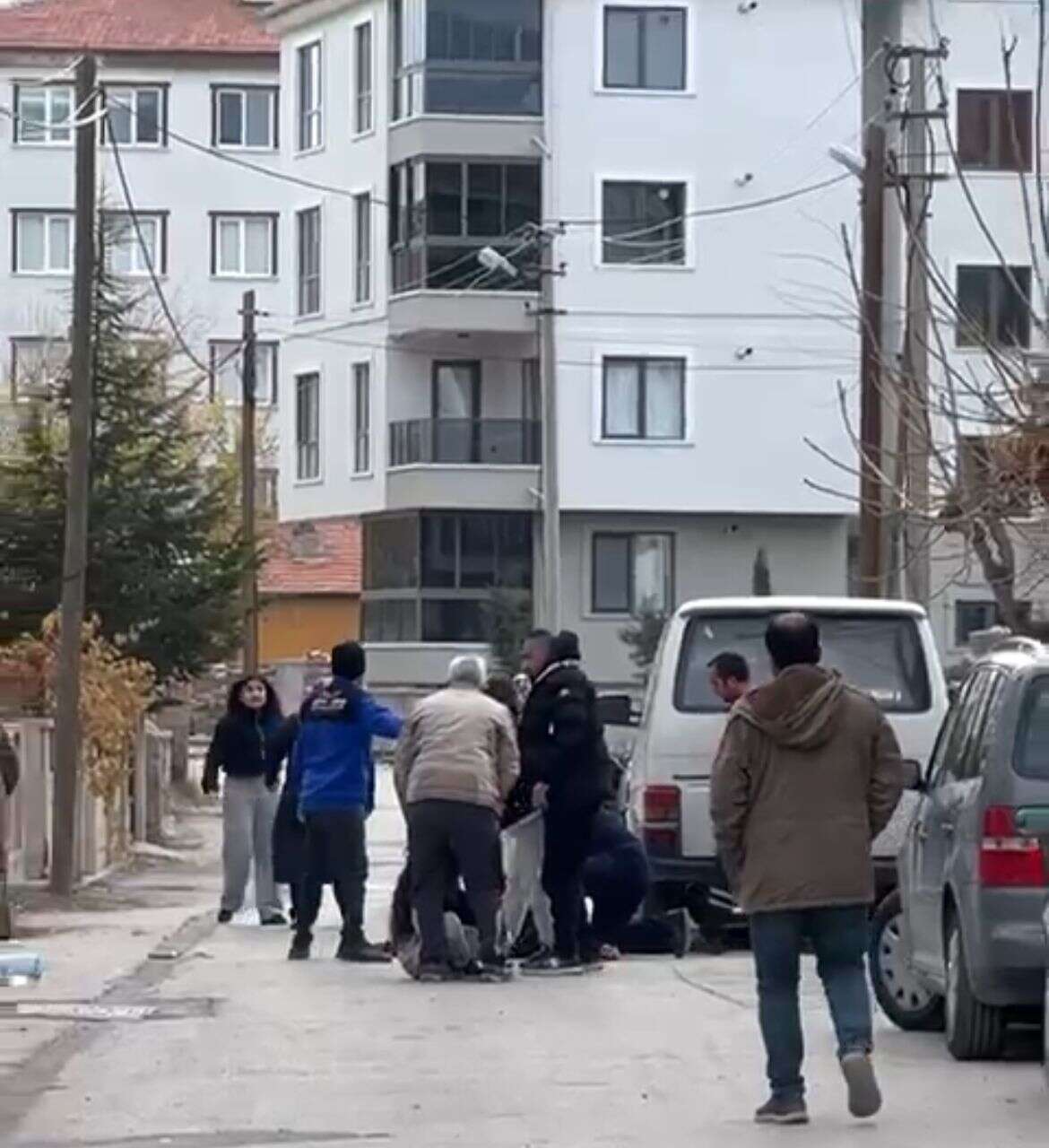 Kayınpeder - damat kavgası kanlı bitti! Kalbine saplanan bıçakla hastaneye getirildi 6